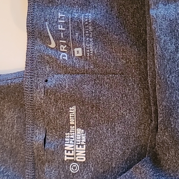 NWT, Nike, full length, leggings, with dry-fit. Size M - Picture 4 of 8